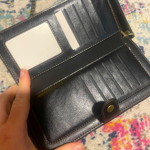 Pola brand wallet purse/ wristlet with iPhone 12 matching phone case - Picture 4 of 5